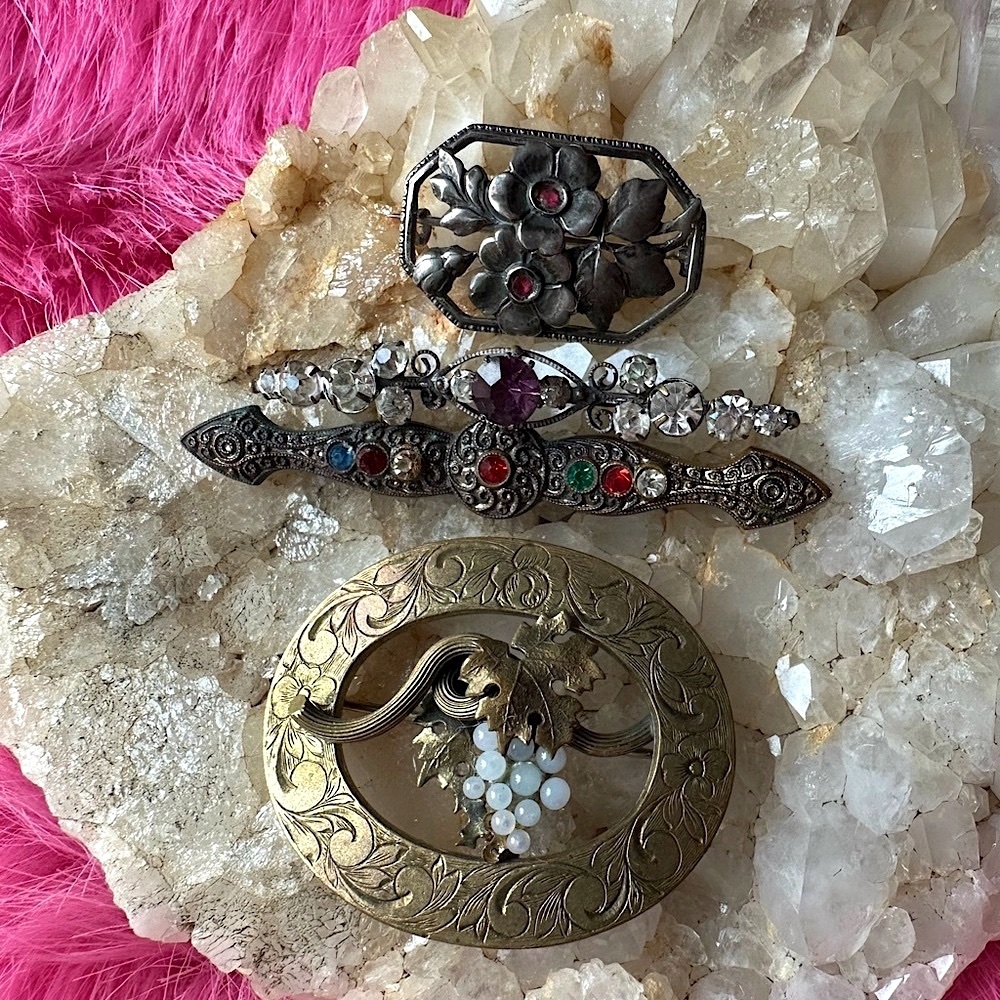 LOT antique Victorian brooches